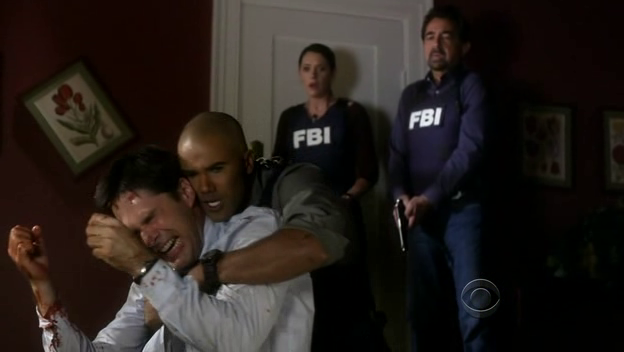 Morgan pulls Hotch off of Foyet